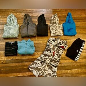 Bundle of boys clothes size
10/12